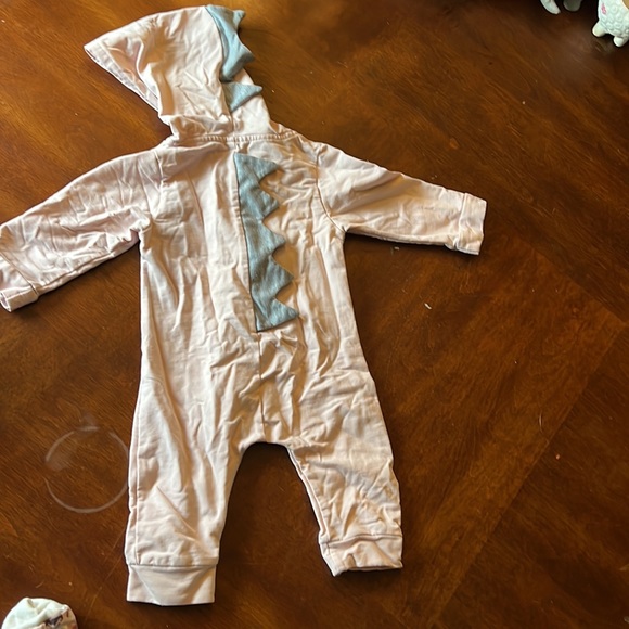 Baby girls small lot of 9 months and 1 12 month plus blanket - Picture 6 of 8